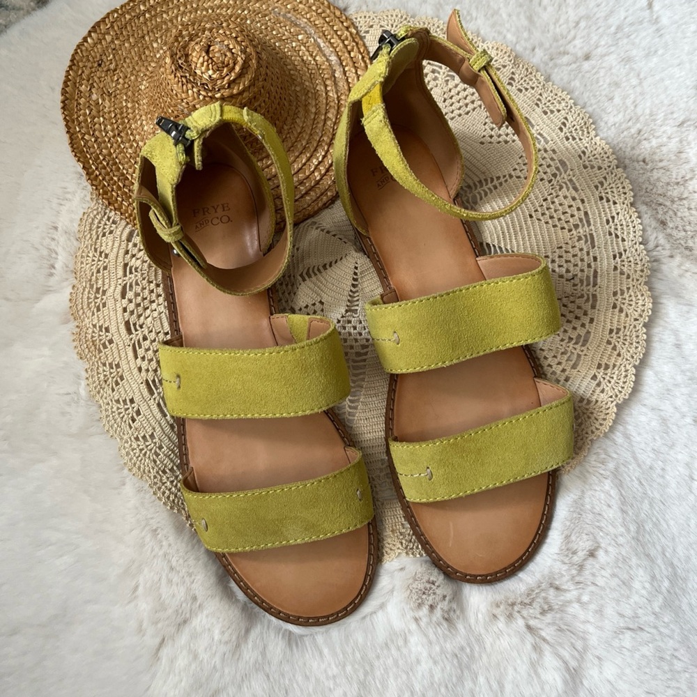 FRYE‎ and CO Lime Green Suede Leather Sandals